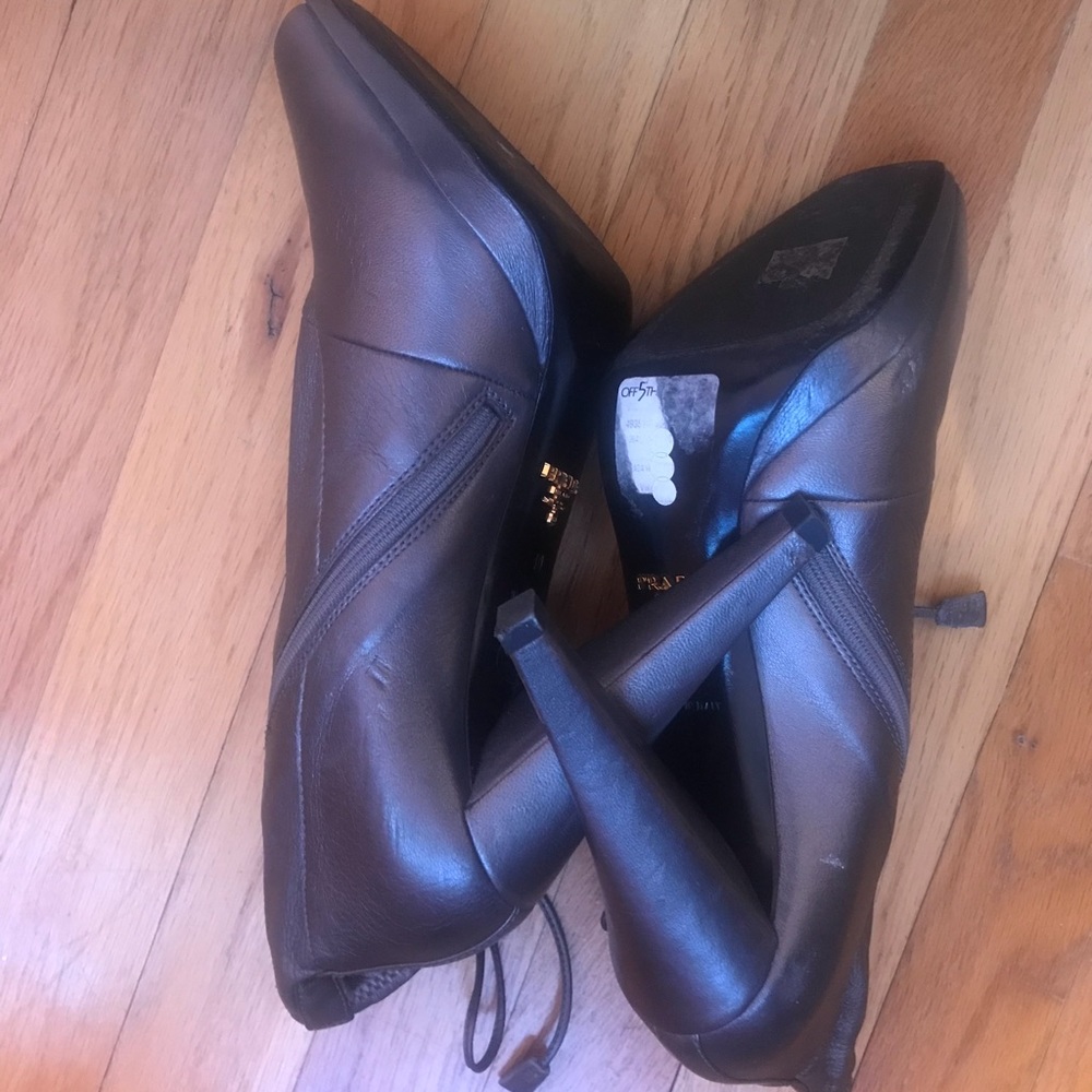 Shoes - Picture 2 of 4